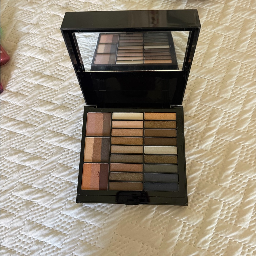 Beauty Bundle - Picture 4 of 4
